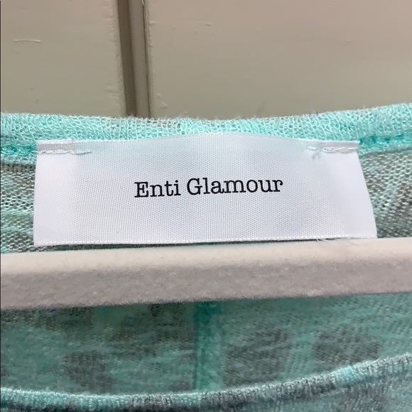 Mint colored leopard top - Picture 2 of 8